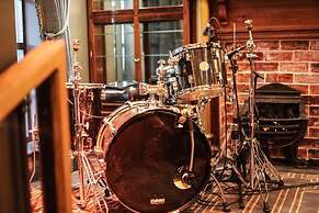The Lansdowne Hotel