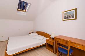 Apartments Plavac Mali