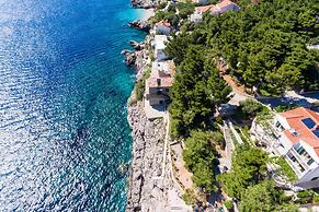 Apartments Plavac Mali