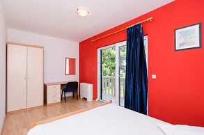 Apartments Plavac Mali