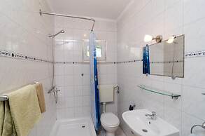 Apartments Plavac Mali