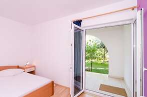 Apartments Plavac Mali