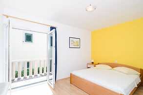 Apartments Plavac Mali