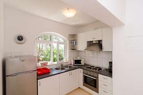 Apartments Plavac Mali