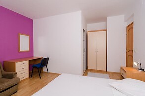 Apartments Plavac Mali