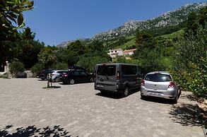 Apartments Plavac Mali