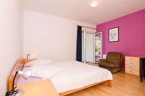 Apartments Plavac Mali