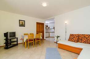 Apartments Plavac Mali