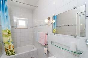 Apartments Plavac Mali