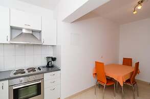 Apartments Plavac Mali