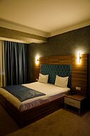 Royal Sapphire Hotel