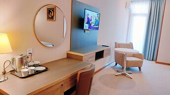 Royal Sapphire Hotel