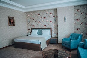 Royal Sapphire Hotel