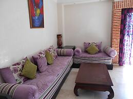 Lovely two Bedroom Apartment Ref T24302