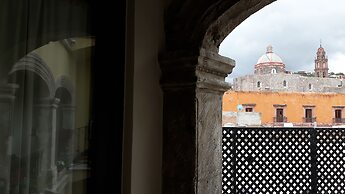 The Essentia Hotel - Sma