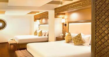 The Essentia Hotel - Sma