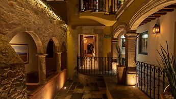 The Essentia Hotel - Sma