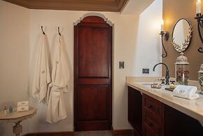 The Essentia Hotel - Sma