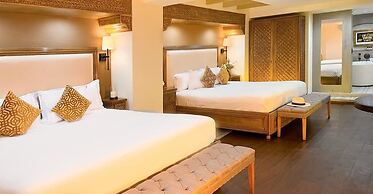 The Essentia Hotel - Sma