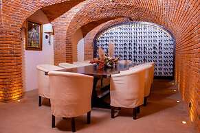 The Essentia Hotel - Sma