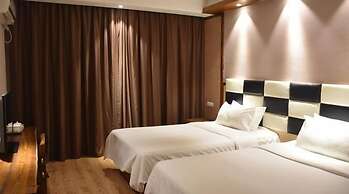 Hanting Express Yangshuo West Street