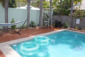 Beach bliss Queen bed BBQ Pool Netflix