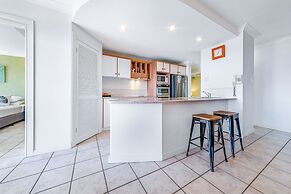 Ocean Views Galore - Airlie Beach