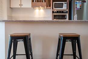 Ocean Views Galore - Airlie Beach