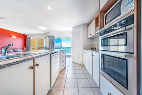 Ocean Views Galore - Airlie Beach