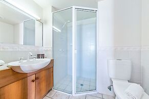 Ocean Views Galore - Airlie Beach