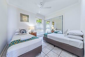 Ocean Views Galore - Airlie Beach