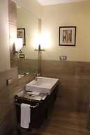 Royal Residence Iffco Chowk