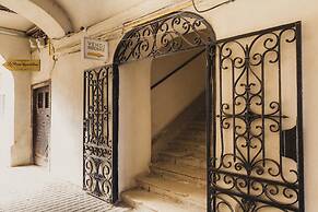 Vendi Grand Square Residence