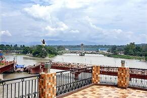 Hotel Ganga Basin