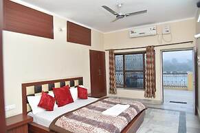Hotel Ganga Basin