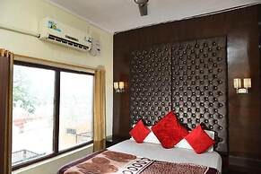 Hotel Ganga Basin