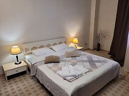 Home-Hotel Khreschatyk 27