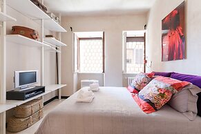 Rome as you feel - Torre Argentina Art Apartment