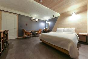 Amore Motel
