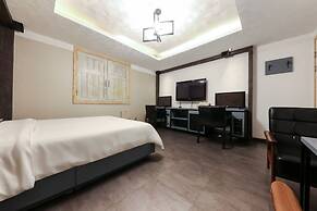 Amore Motel