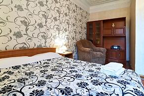 Home-Hotel Lva Tolstogo 5A
