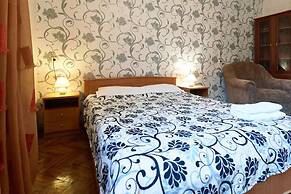 Home-Hotel Lva Tolstogo 5A