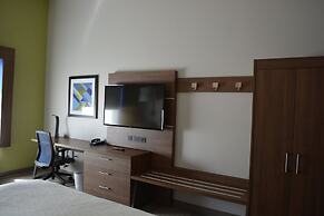Holiday Inn Express & Suites Liberal by IHG