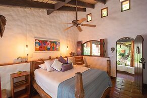 Sueno del Mar Beachfront Hotel