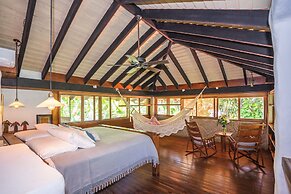 Sueno del Mar Beachfront Hotel