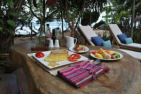 Sueno del Mar Beachfront Hotel