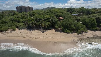 Sueno del Mar Beachfront Hotel