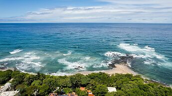 Sueno del Mar Beachfront Hotel