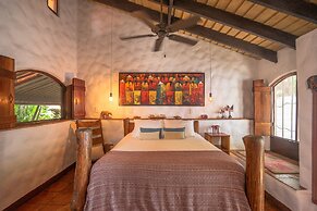 Sueno del Mar Beachfront Hotel