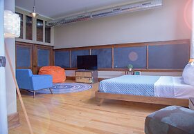 School 31 Lofts at Colors Studios